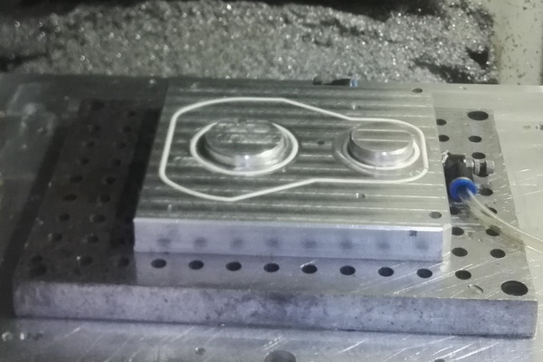 The Advantages of Using a Fixture Plate on Your CNC Machine